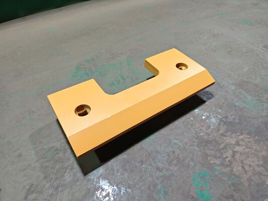 4217022140B Bolt in stile Komatsu su bordi di taglio