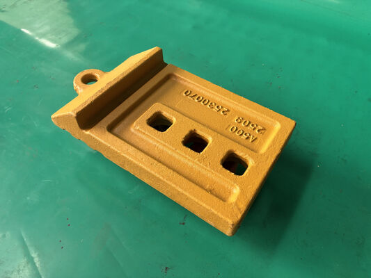 2530070 Estremità a mezza freccia fusa con 3 fori 966G 966H 966M 972G